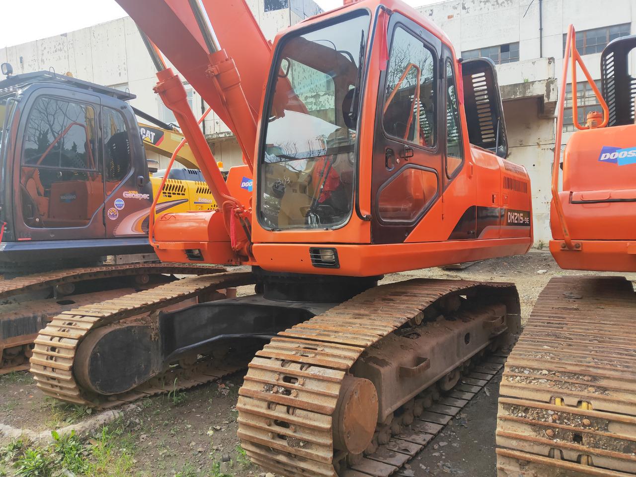 DOOSAN DH215LC-9 - Bager guseničar: slika 2 DOOSAN DH215LC-9 - Bager guseničar: slika 2