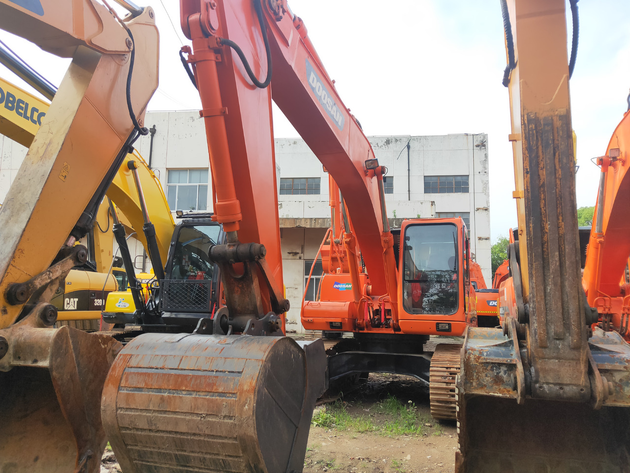 DOOSAN DH215LC-9 - Bager guseničar: slika 5 DOOSAN DH215LC-9 - Bager guseničar: slika 5