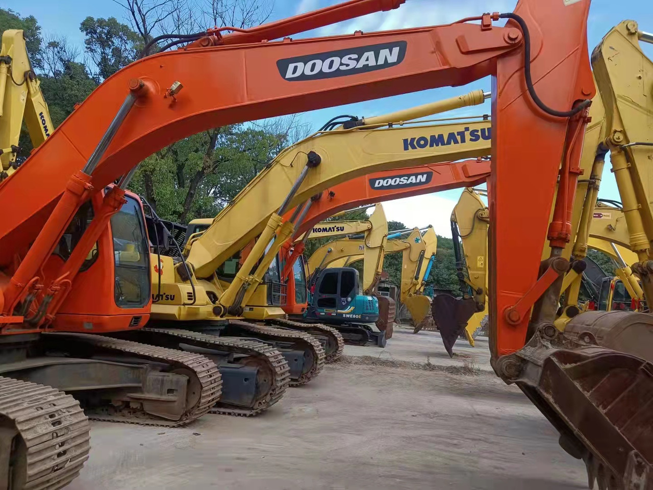DOOSAN DH300LC-7 - Bager guseničar: slika 2 DOOSAN DH300LC-7 - Bager guseničar: slika 2