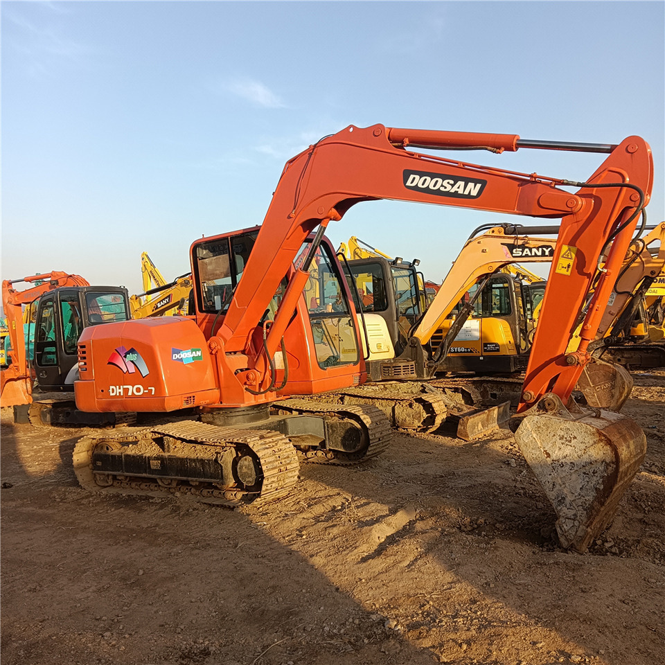 DOOSAN DH70-7 - Bager guseničar: slika 1 DOOSAN DH70-7 - Bager guseničar: slika 1