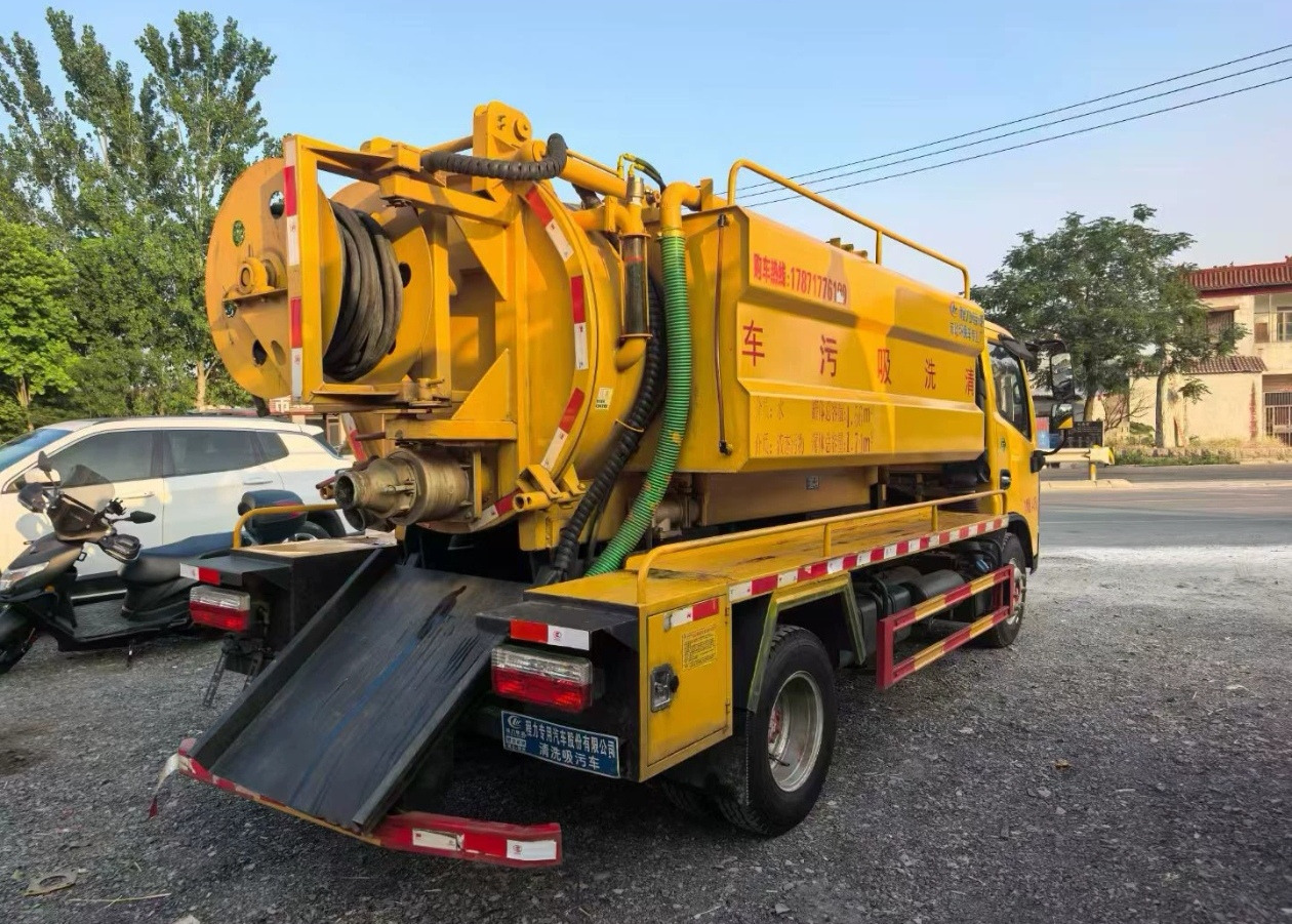 DongFeng Small Sewage Truck - Vakuumska cisterna: slika 4 DongFeng Small Sewage Truck - Vakuumska cisterna: slika 4