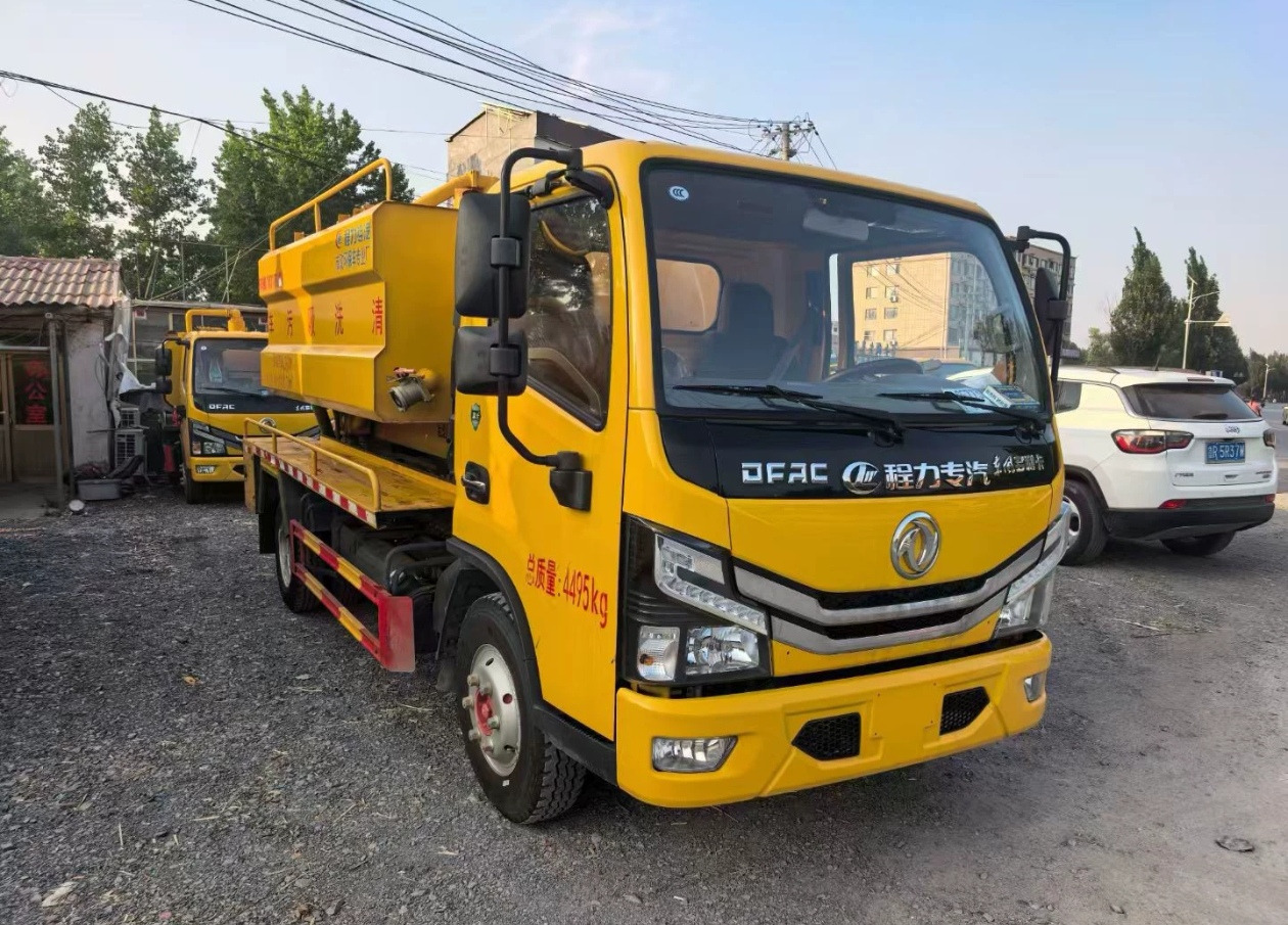 DongFeng Small Sewage Truck - Vakuumska cisterna: slika 2 DongFeng Small Sewage Truck - Vakuumska cisterna: slika 2