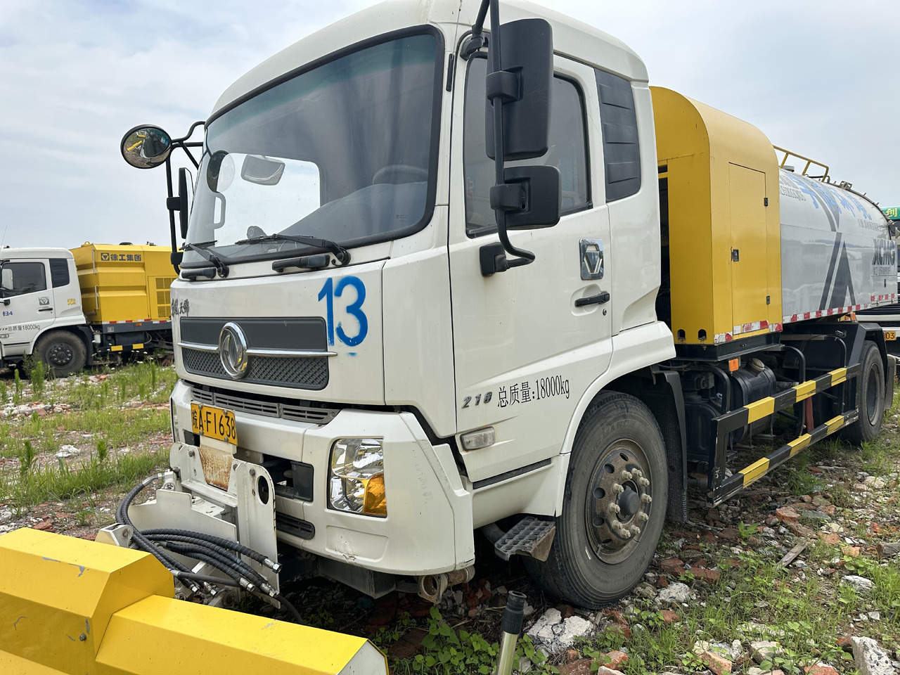 Dongfeng Large Vacuum Suction Truck - Vakuumska cisterna: slika 5 Dongfeng Large Vacuum Suction Truck - Vakuumska cisterna: slika 5