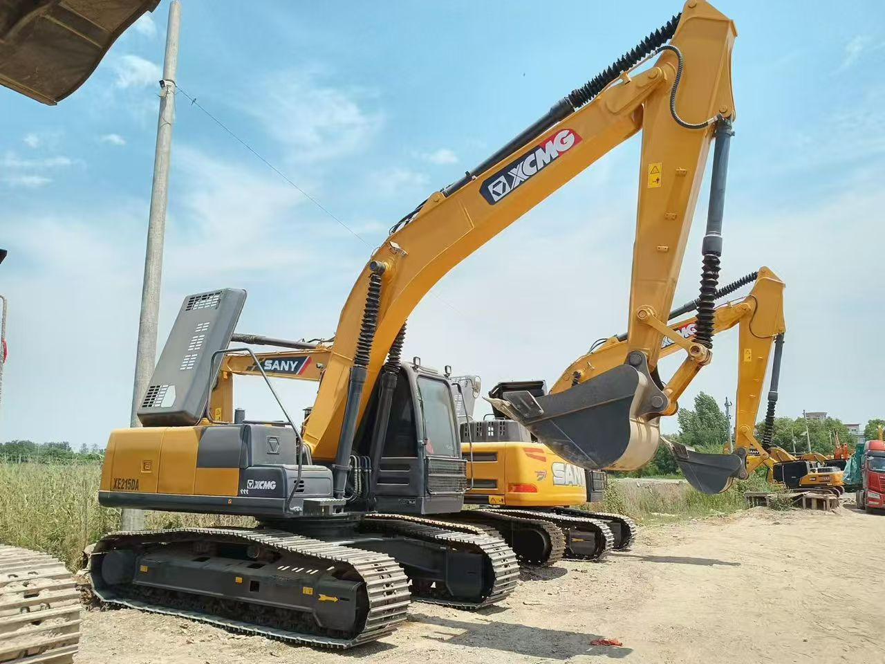 XCMG XE215DA Excavator Click for Discount - Građevinska mašina: slika 1 XCMG XE215DA Excavator Click for Discount - Građevinska mašina: slika 1