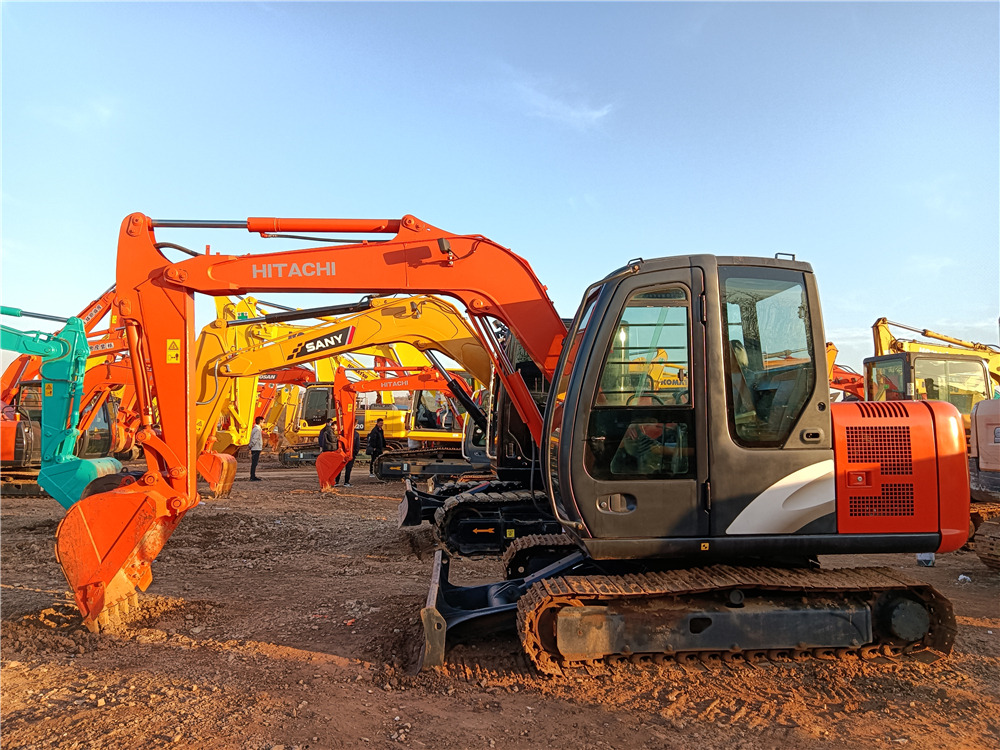 HITACHI ZX60 - Bager guseničar: slika 1 HITACHI ZX60 - Bager guseničar: slika 1