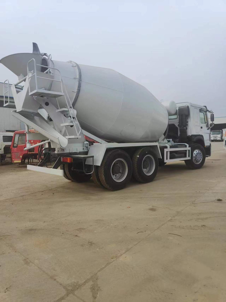 HOWO 375 Cement Mixer Truck 6*4 - Mikser za beton: slika 5 HOWO 375 Cement Mixer Truck 6*4 - Mikser za beton: slika 5