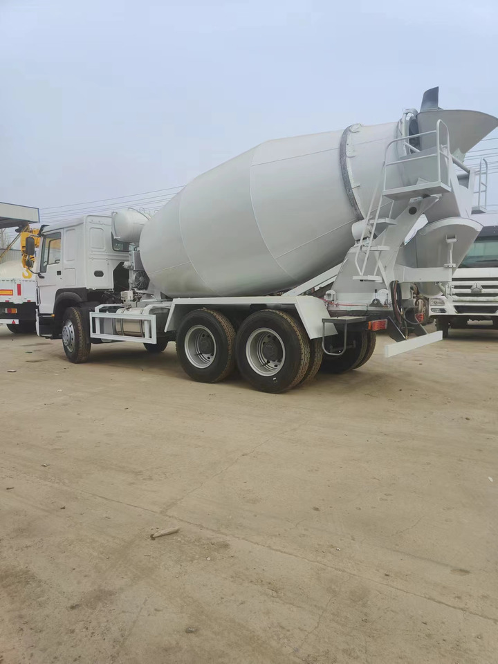 HOWO 375 Cement Mixer Truck 6*4 - Mikser za beton: slika 4 HOWO 375 Cement Mixer Truck 6*4 - Mikser za beton: slika 4