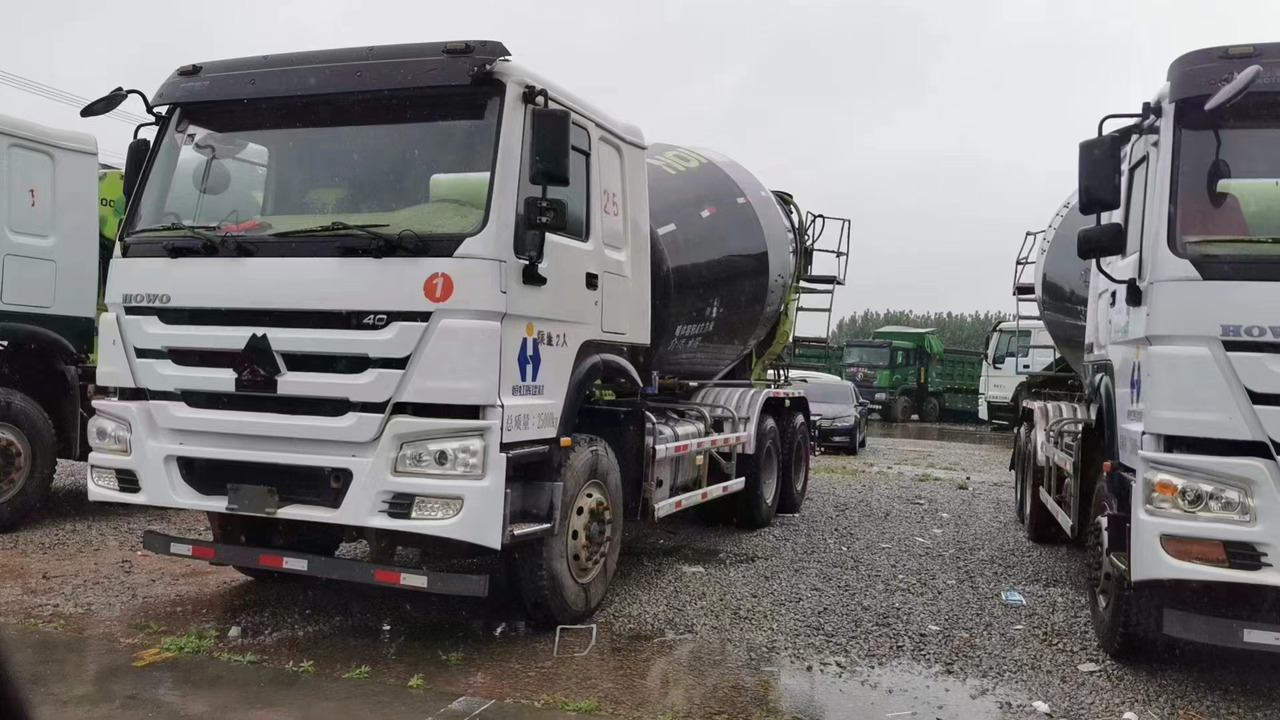 HOWO 6*4 Cement Mixer Truck - Mikser za beton: slika 5 HOWO 6*4 Cement Mixer Truck - Mikser za beton: slika 5