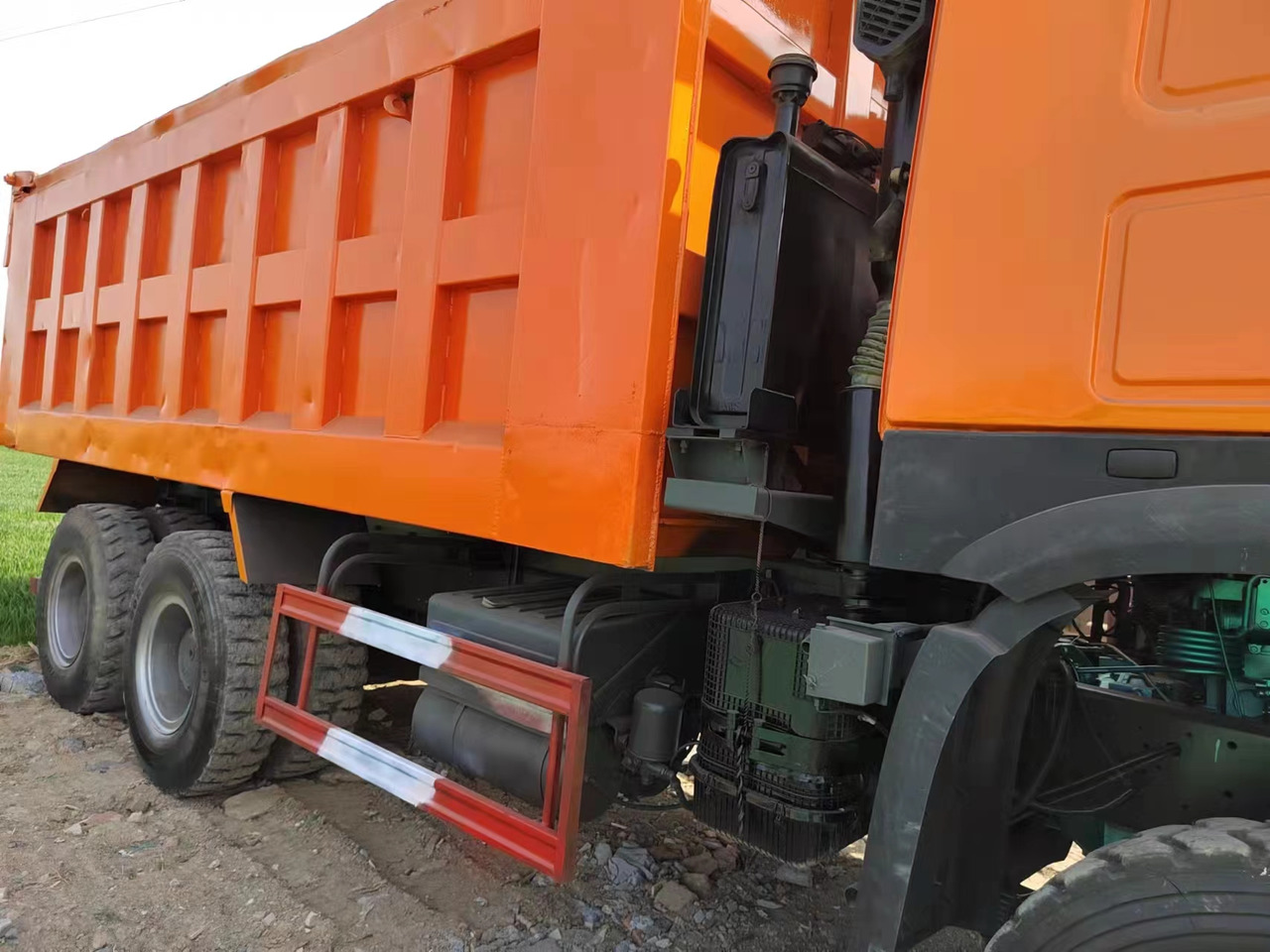 HOWO Dump Truck 6*4 371 Click Here for Discount - Istovarivač: slika 3 HOWO Dump Truck 6*4 371 Click Here for Discount - Istovarivač: slika 3