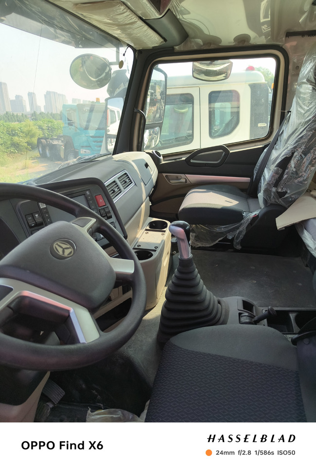 HOWO HaoHan N5G Cement Mixer Truck - Mikser za beton: slika 5 HOWO HaoHan N5G Cement Mixer Truck - Mikser za beton: slika 5