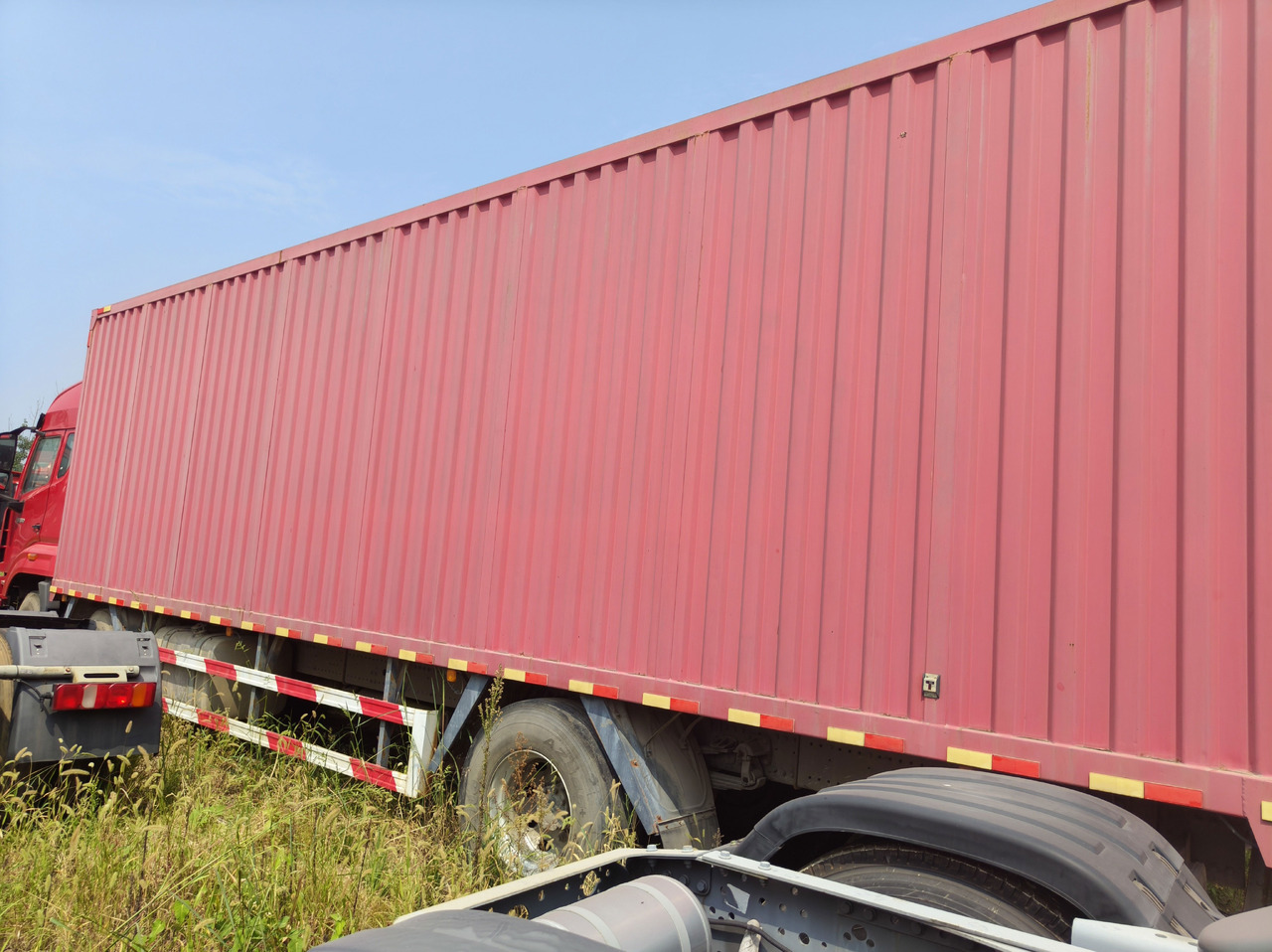 HOWO HaoHan N6 Box Truck 6*2 Click Here for Discount - Kamion sa zatvorenim sandukom: slika 3 HOWO HaoHan N6 Box Truck 6*2 Click Here for Discount - Kamion sa zatvorenim sandukom: slika 3