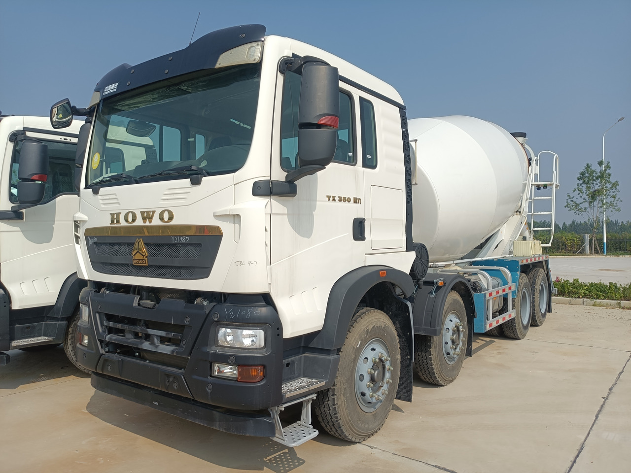 HOWO TX350 Cement Mixer Truck - Mikser za beton: slika 1 HOWO TX350 Cement Mixer Truck - Mikser za beton: slika 1