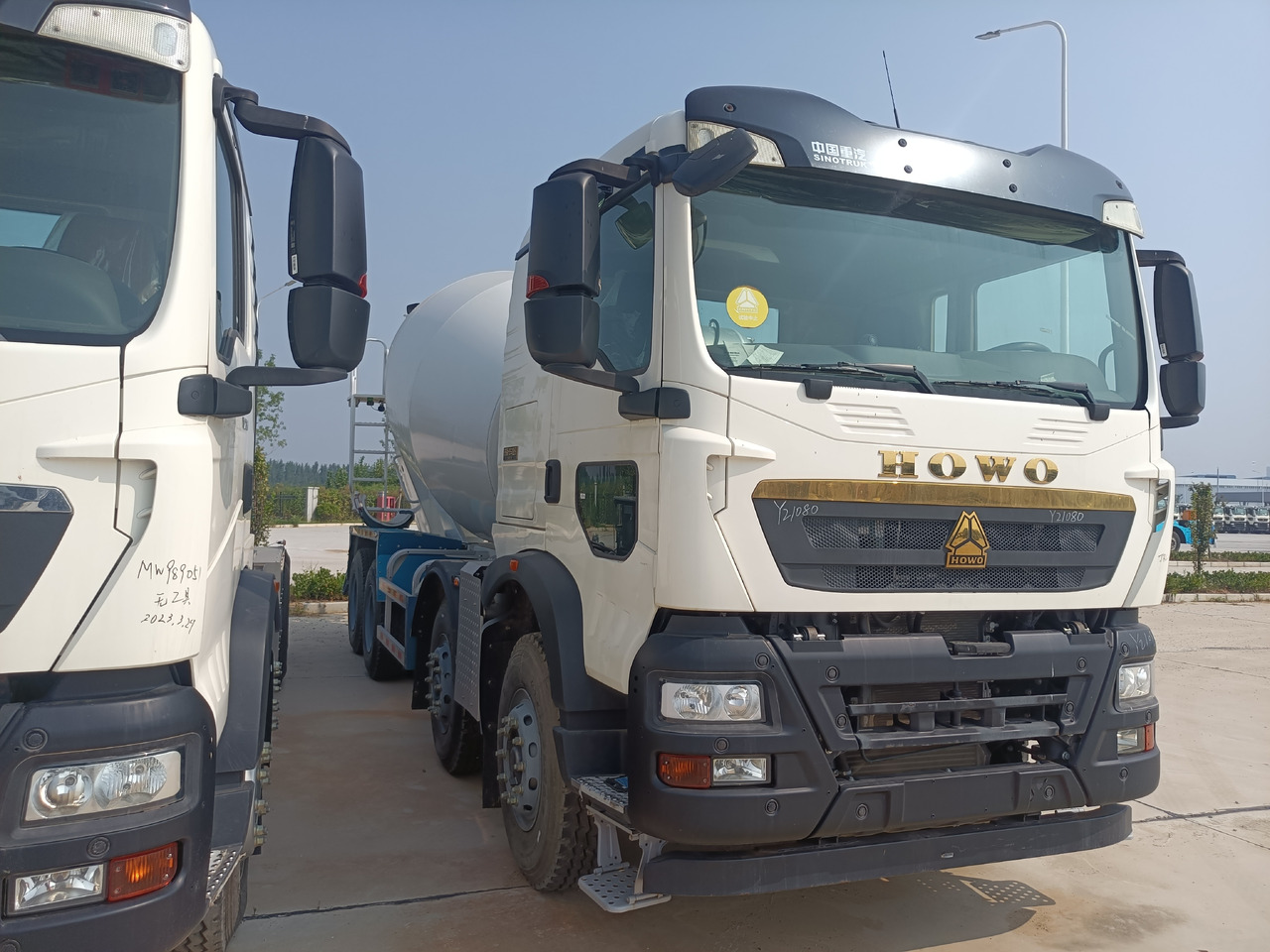 HOWO TX350 Cement Mixer Truck - Mikser za beton: slika 2 HOWO TX350 Cement Mixer Truck - Mikser za beton: slika 2