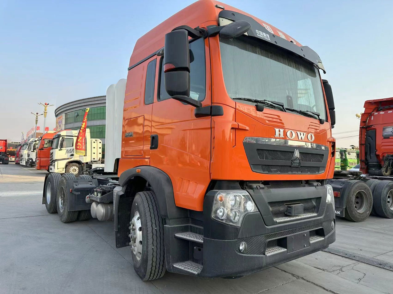 HOWO TX400 Truck Unit Click Here for Discount - Istovarivač: slika 2 HOWO TX400 Truck Unit Click Here for Discount - Istovarivač: slika 2