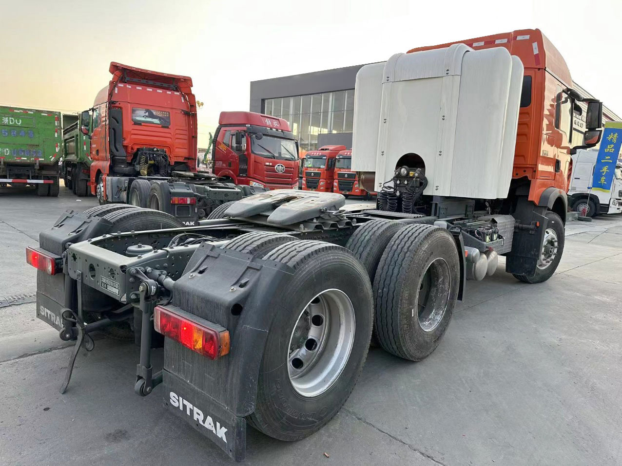 HOWO TX400 Truck Unit Click Here for Discount - Istovarivač: slika 3 HOWO TX400 Truck Unit Click Here for Discount - Istovarivač: slika 3