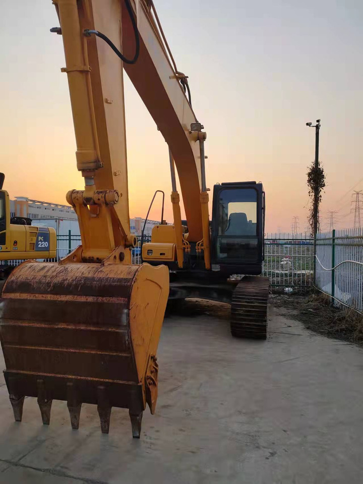 HYUNDAI R225LC-7 - Bager guseničar: slika 2 HYUNDAI R225LC-7 - Bager guseničar: slika 2