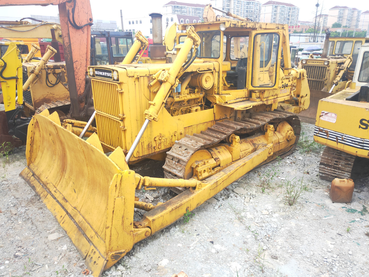 KOMATSU D155 - Buldožer: slika 1 KOMATSU D155 - Buldožer: slika 1