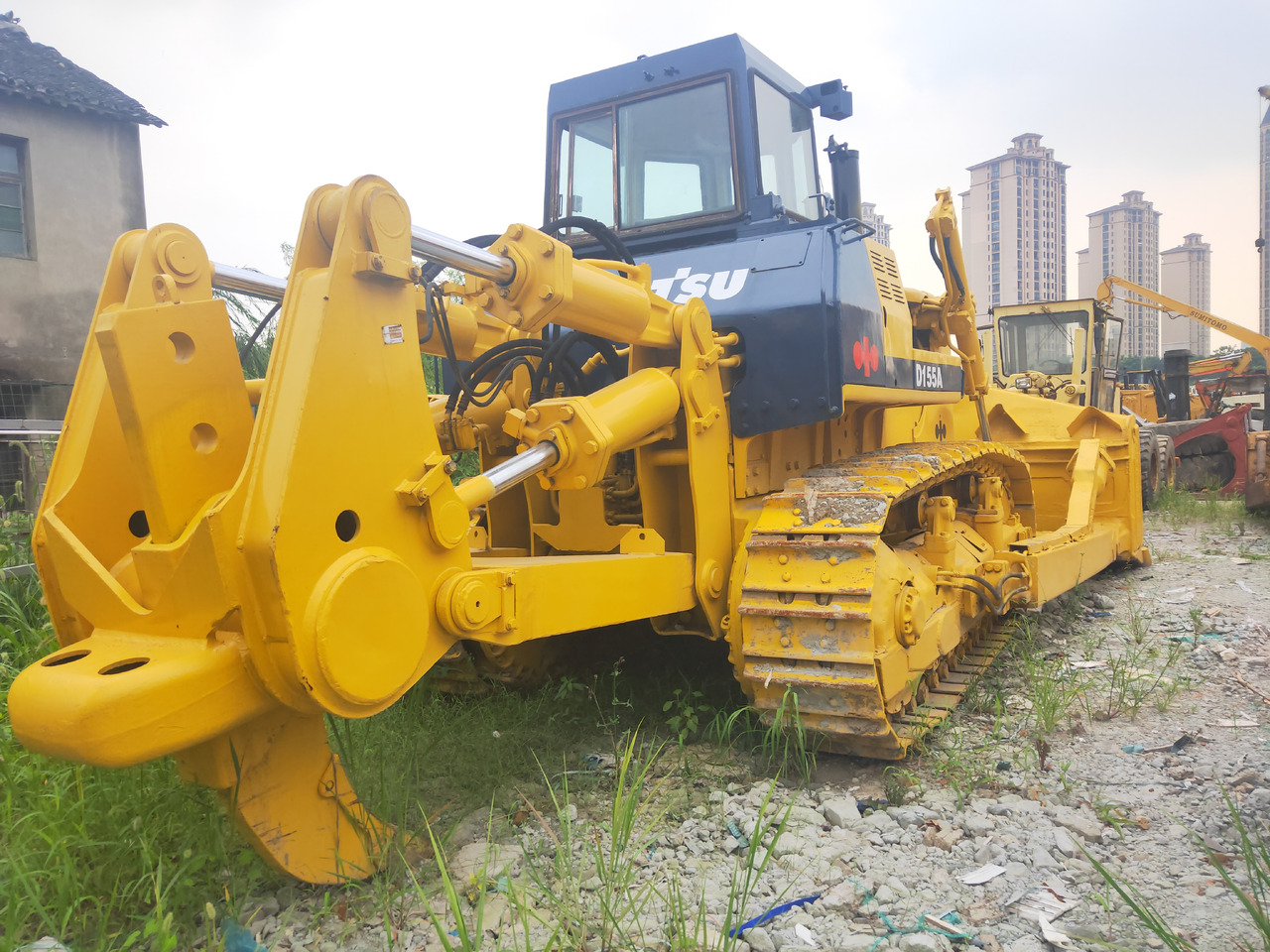 KOMATSU D155A-2 - Buldožer: slika 1 KOMATSU D155A-2 - Buldožer: slika 1