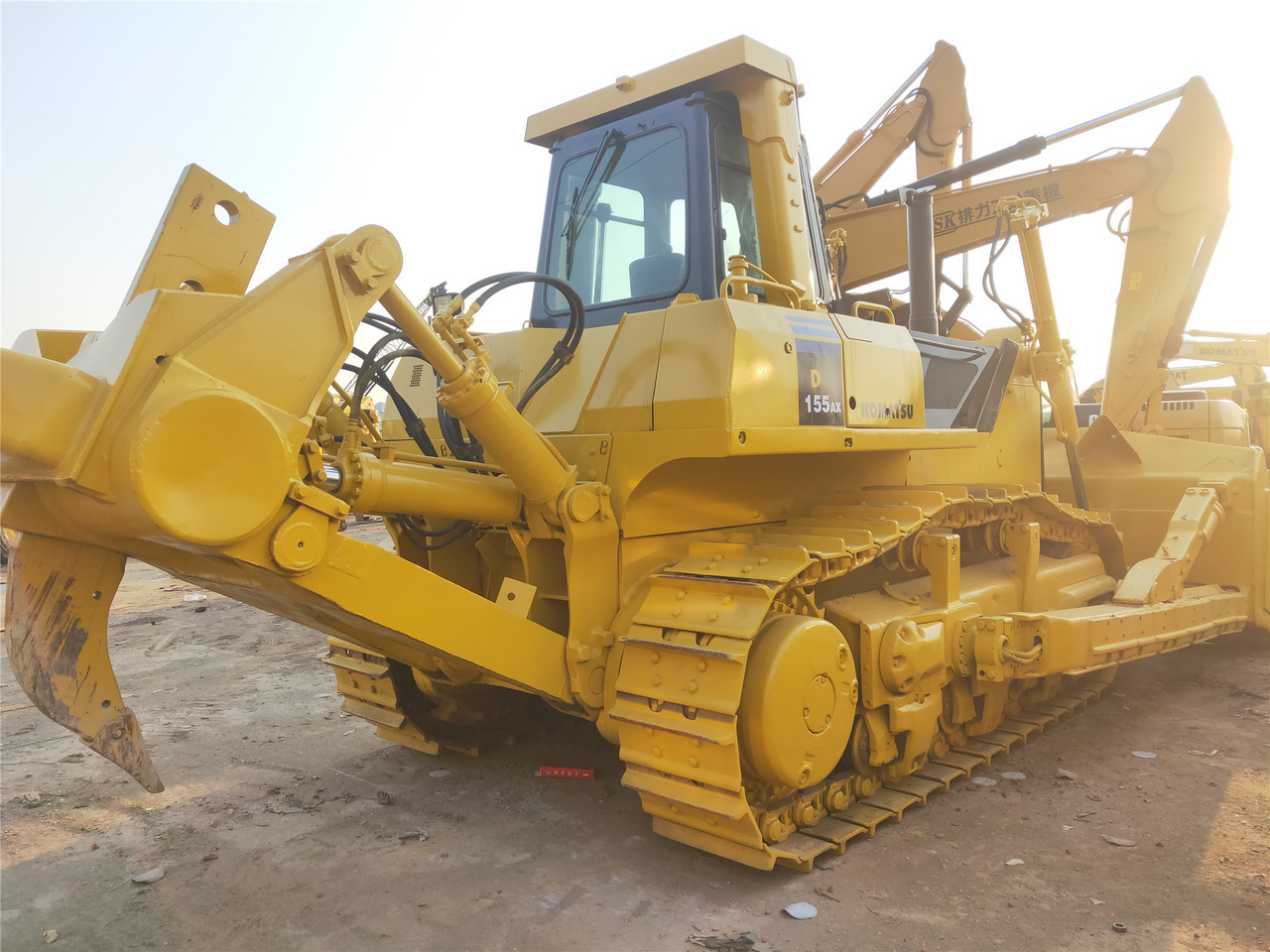 KOMATSU D155AX-5 - Buldožer: slika 4 KOMATSU D155AX-5 - Buldožer: slika 4