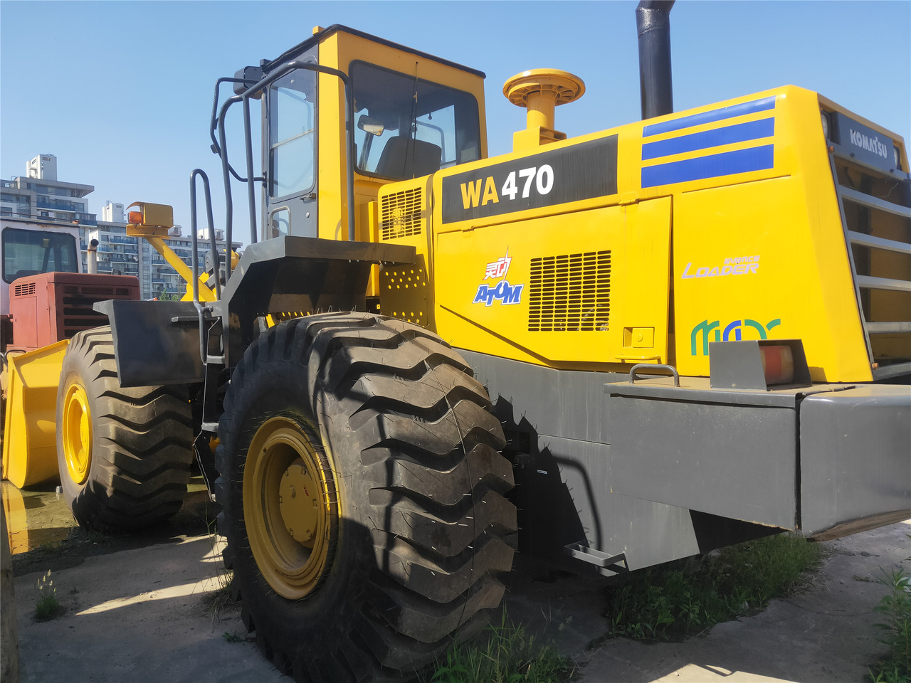KOMATSU Wheel Loader WA470-3 Click Here for Discount - Utovarivač točkaš: slika 4 KOMATSU Wheel Loader WA470-3 Click Here for Discount - Utovarivač točkaš: slika 4