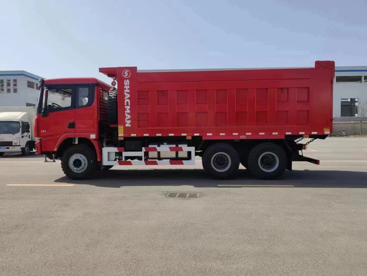 SHACMAN F3000 Dump Truck 6X4 Click for Discount - Istovarivač: slika 4 SHACMAN F3000 Dump Truck 6X4 Click for Discount - Istovarivač: slika 4