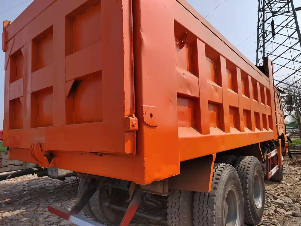 SINOTRUK HOWO 371 6X4 CLICK HERE FOR DISCOUNT - Istovarivač: slika 4 SINOTRUK HOWO 371 6X4 CLICK HERE FOR DISCOUNT - Istovarivač: slika 4