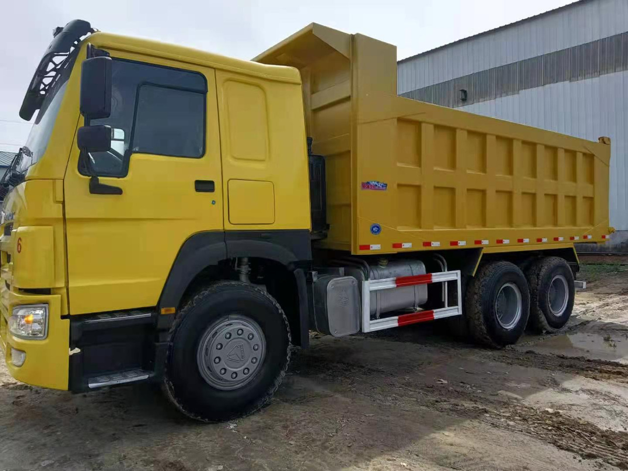 SINOTRUK HOWO 375 6X4 CLICK HERE FOR DISCOUNT - Istovarivač: slika 3 SINOTRUK HOWO 375 6X4 CLICK HERE FOR DISCOUNT - Istovarivač: slika 3