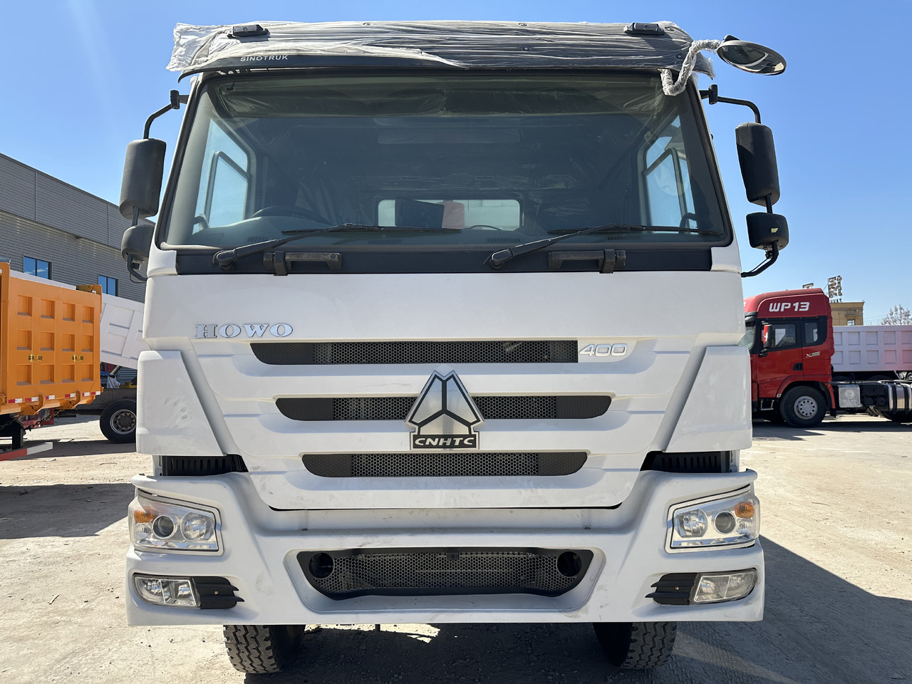 SINOTRUK HOWO 400 8X4 - Istovarivač: slika 2 SINOTRUK HOWO 400 8X4 - Istovarivač: slika 2