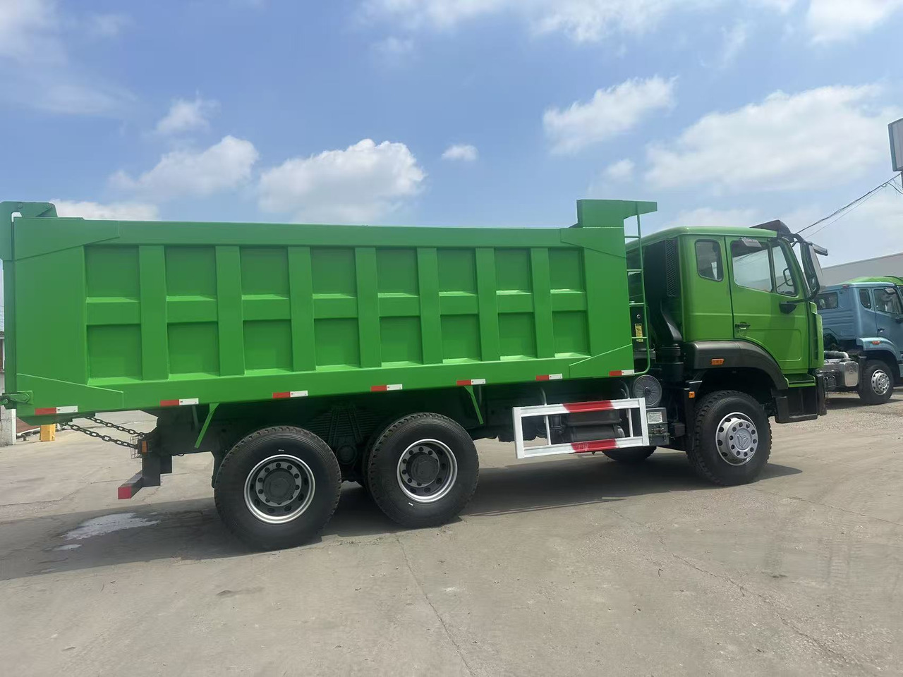SINOTRUK HOWO 6x4 Dump Truck Click for Discount - Istovarivač: slika 5 SINOTRUK HOWO 6x4 Dump Truck Click for Discount - Istovarivač: slika 5
