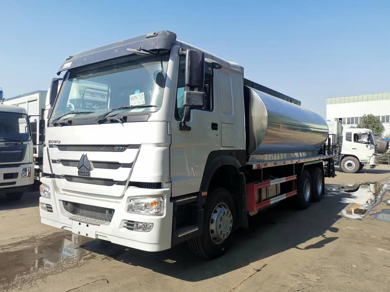 SINOTRUK HOWO CLICK HERE FOR DISCOUNT - Prskalica bitu-emulzije: slika 1 SINOTRUK HOWO CLICK HERE FOR DISCOUNT - Prskalica bitu-emulzije: slika 1