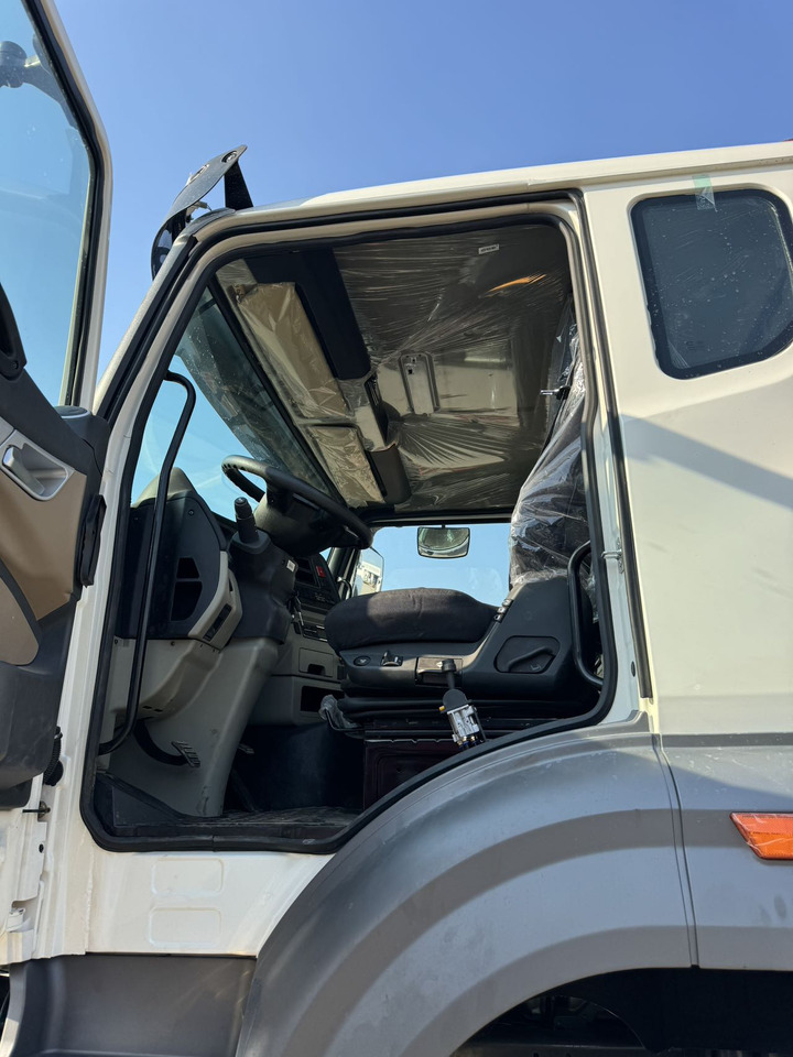 SINOTRUK HOWO NX400 6X4 - Istovarivač: slika 5 SINOTRUK HOWO NX400 6X4 - Istovarivač: slika 5