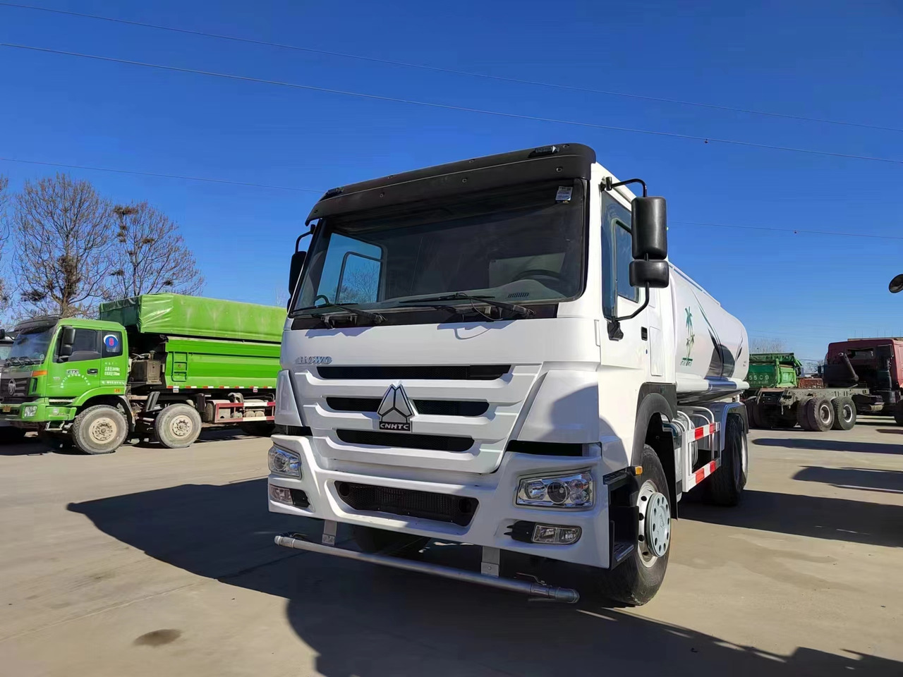 SINOTRUK HOWO Water Tanker CLICK HERE FOR DISCOUNT - Kamion cisterna: slika 3 SINOTRUK HOWO Water Tanker CLICK HERE FOR DISCOUNT - Kamion cisterna: slika 3