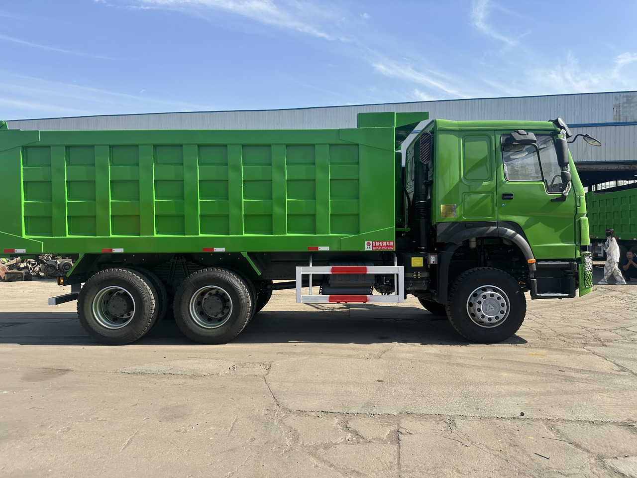 Sinotruck 6x4 HOWO Dump Truck Clcik for Discount - Istovarivač: slika 2 Sinotruck 6x4 HOWO Dump Truck Clcik for Discount - Istovarivač: slika 2