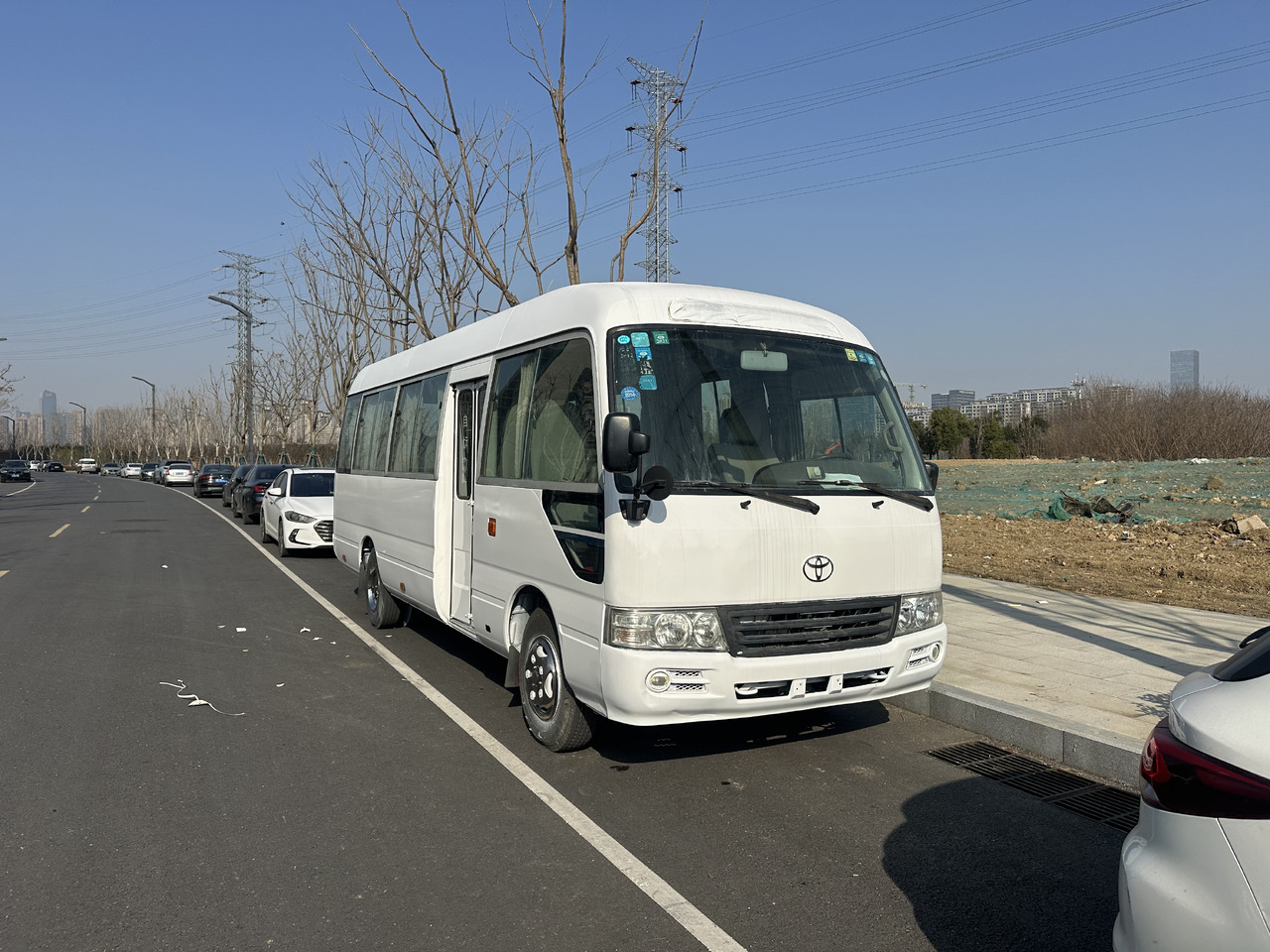 TOYOTA Mini Coach White Low Mileage - Turistički autobus: slika 2 TOYOTA Mini Coach White Low Mileage - Turistički autobus: slika 2