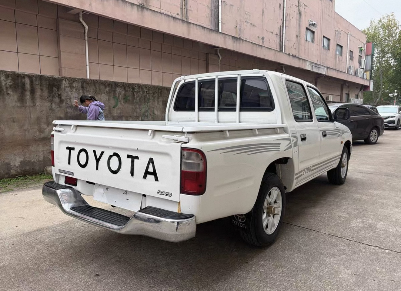 TOYOTA Toyota Hilux Truck Click for Discount - Istovarivač: slika 5 TOYOTA Toyota Hilux Truck Click for Discount - Istovarivač: slika 5