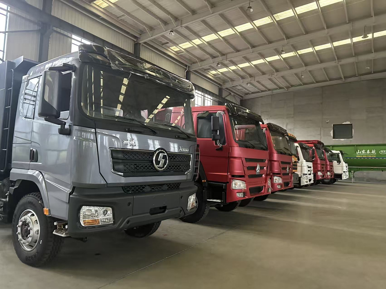 SHACMAN X3000 Dump Truck 6✖4 - Tegljač: slika 5 SHACMAN X3000 Dump Truck 6✖4 - Tegljač: slika 5