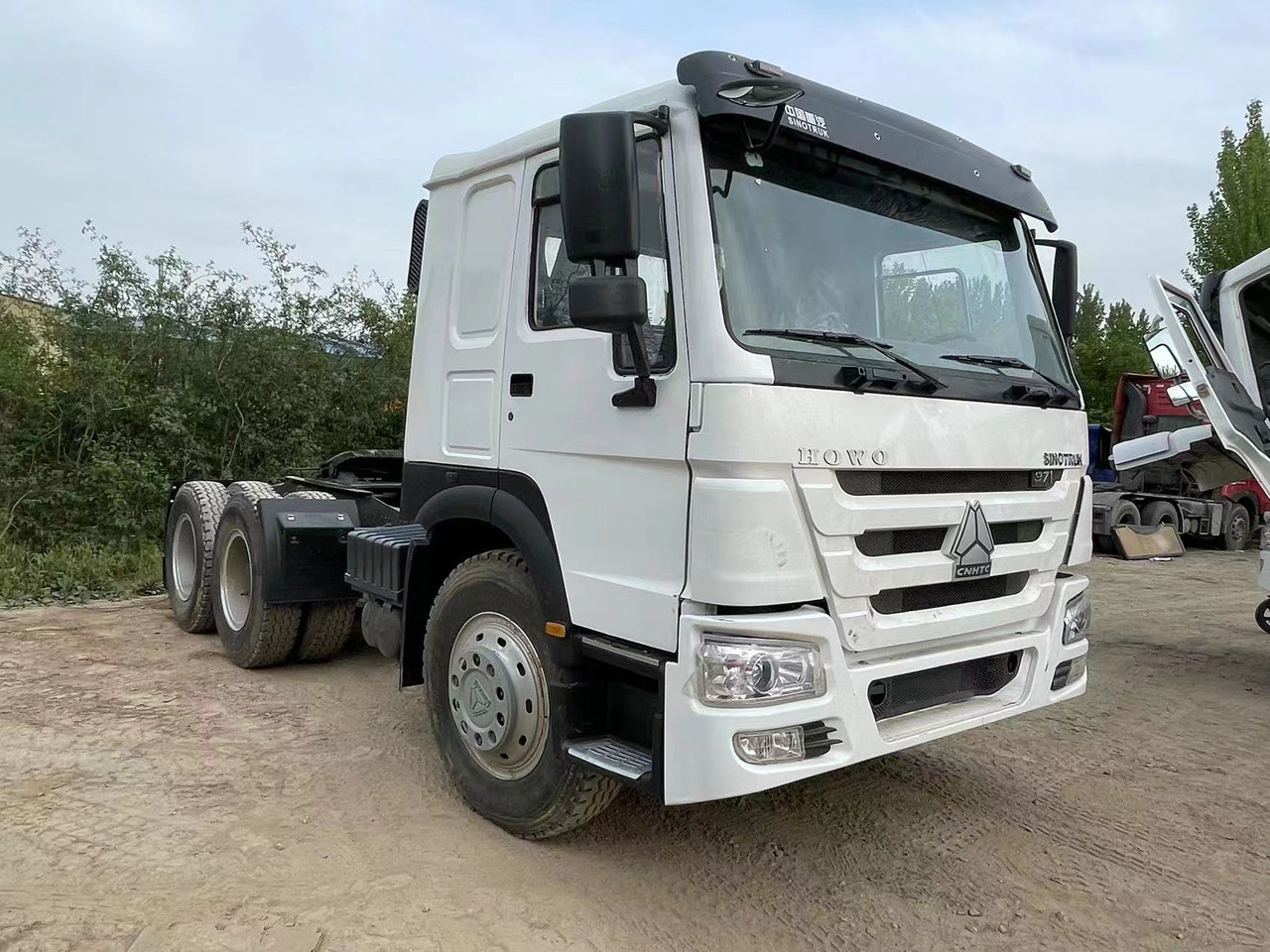 SINOTRUK HOWO371 - Tegljač: slika 2 SINOTRUK HOWO371 - Tegljač: slika 2