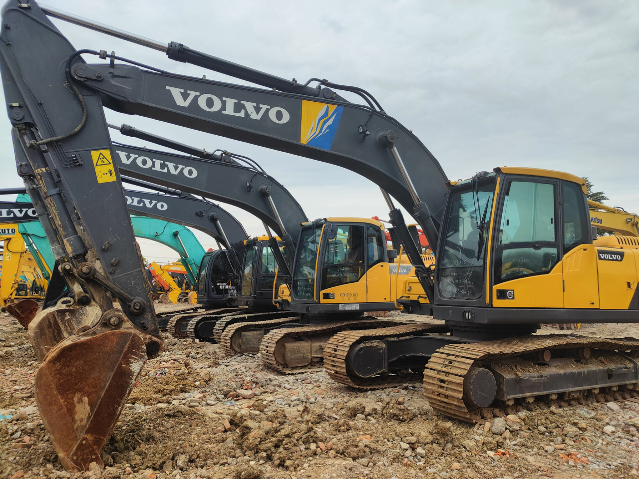 VOLVO EC220D - Bager guseničar: slika 1 VOLVO EC220D - Bager guseničar: slika 1