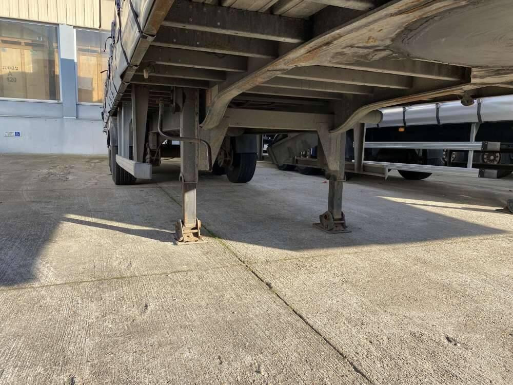 Semi-remorque 3 Essieux SEMI RECONDITIONNEE - 38 TONNES 2 PORTES AR - Poluprikolica sa ceradom: slika 5 Semi-remorque 3 Essieux SEMI RECONDITIONNEE - 38 TONNES 2 PORTES AR - Poluprikolica sa ceradom: slika 5