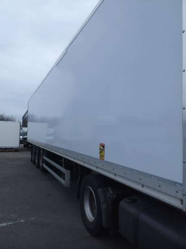 Semi-remorque 3 Essieux SEMI RECONDITONNEE -38 TONNES PORTE RELEVANTE - Poluprikolica sa zatvorenim sandukom: slika 1 Semi-remorque 3 Essieux SEMI RECONDITONNEE -38 TONNES PORTE RELEVANTE - Poluprikolica sa zatvorenim sandukom: slika 1