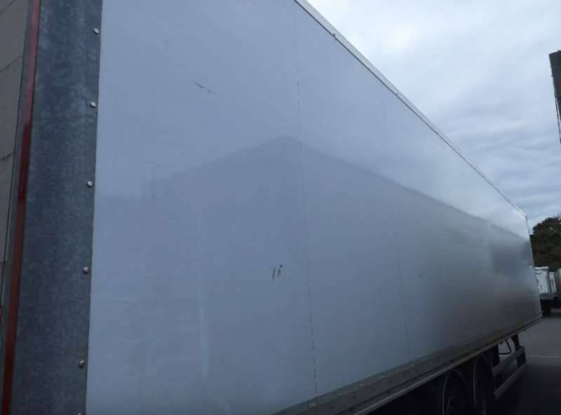 Semi-remorque 3 Essieux SEMI RECONDITONNEE -38 TONNES PORTE RELEVANTE - Poluprikolica sa zatvorenim sandukom: slika 2 Semi-remorque 3 Essieux SEMI RECONDITONNEE -38 TONNES PORTE RELEVANTE - Poluprikolica sa zatvorenim sandukom: slika 2