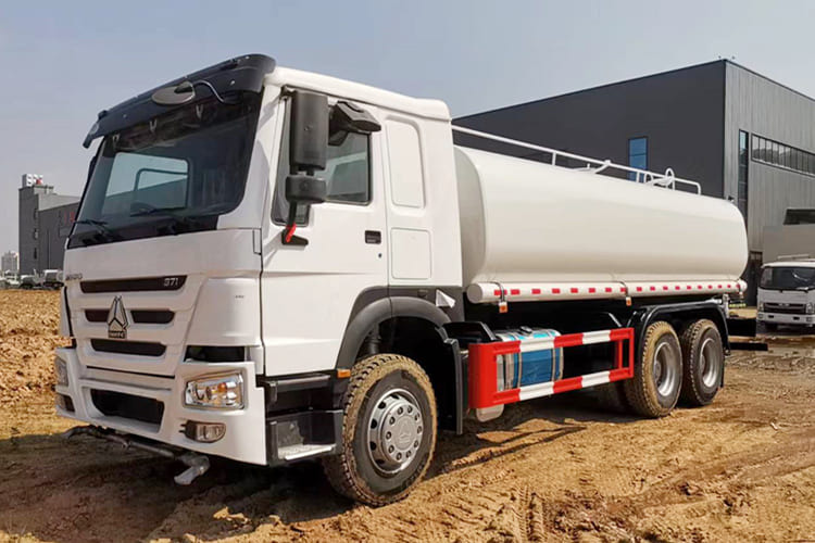Howo Water Tanker Truck for Sale in Guyana - Kamion cisterna: slika 1 Howo Water Tanker Truck for Sale in Guyana - Kamion cisterna: slika 1