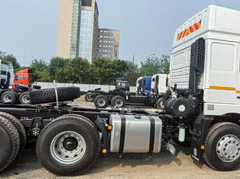 SHACMAN Shacman Truck Head for Sale in Congo - Kamion: slika 4 SHACMAN Shacman Truck Head for Sale in Congo - Kamion: slika 4