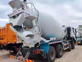 SINOTRUK Concrete Truck for Sale in Mali - Kamion: slika 3 SINOTRUK Concrete Truck for Sale in Mali - Kamion: slika 3