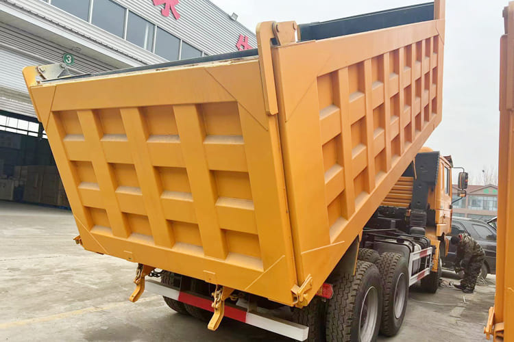 SHACMAN Shacman Cargo Truck for Sale in Kenya - Istovarivač: slika 5 SHACMAN Shacman Cargo Truck for Sale in Kenya - Istovarivač: slika 5