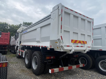 SHACMAN Shacman Tipper Truck for Sale in Jamaica - Istovarivač: slika 4 SHACMAN Shacman Tipper Truck for Sale in Jamaica - Istovarivač: slika 4