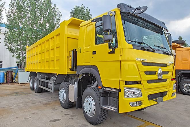 SINOTRUK Howo 430 8x4 Dump Truck Price for Sale in Senegal - Istovarivač: slika 1 SINOTRUK Howo 430 8x4 Dump Truck Price for Sale in Senegal - Istovarivač: slika 1