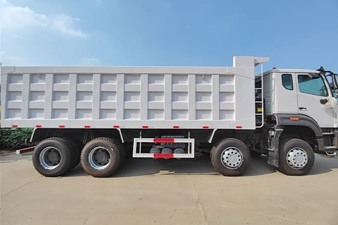 SINOTRUK Sinotruk Howo 8x4 Dump Truck for Sale in Guinea - Istovarivač: slika 3 SINOTRUK Sinotruk Howo 8x4 Dump Truck for Sale in Guinea - Istovarivač: slika 3