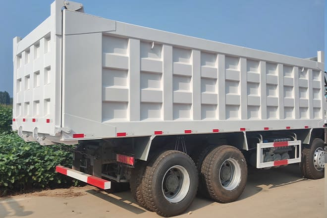 SINOTRUK Sinotruk Howo 8x4 Dump Truck for Sale in Guinea - Istovarivač: slika 4 SINOTRUK Sinotruk Howo 8x4 Dump Truck for Sale in Guinea - Istovarivač: slika 4