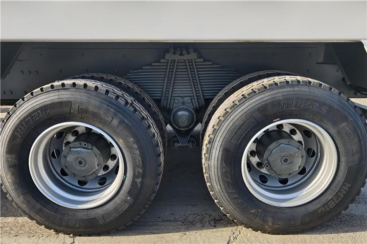 SINOTRUK Used Howo 371 Dump Truck 8x4 for Sale In Ghana - Istovarivač: slika 5 SINOTRUK Used Howo 371 Dump Truck 8x4 for Sale In Ghana - Istovarivač: slika 5